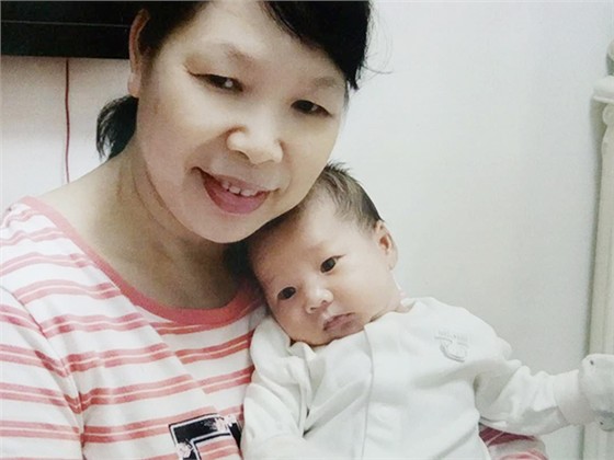 阿托母婴月嫂曾阿姨